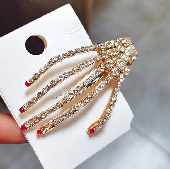 Red fingertips hand hair clip - Picture 2 of 4